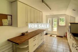 Country House with Outbuilding, Ideal Holiday Home