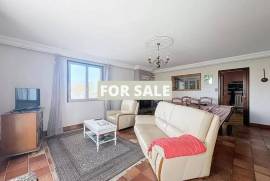 Detached House with Garden By the Beach