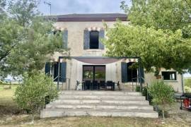 Maison De Maitre With Outbuilding