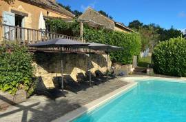 Detached Country House with Swimming Pool