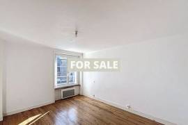 Town House with Garden and Good Potential