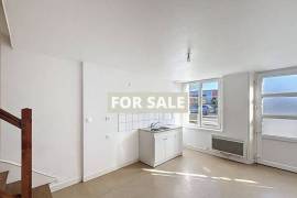 Town House with Garden and Good Potential