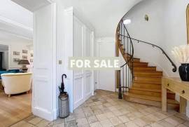 Superb Chateau in Landscaped Grounds Superb Chateau in Landscaped Grounds