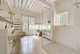 Superb Chateau in Landscaped Grounds Superb Chateau in Landscaped Grounds