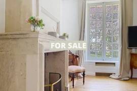 Superb Chateau in Landscaped Grounds Superb Chateau in Landscaped Grounds