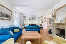 Superb Chateau in Landscaped Grounds Superb Chateau in Landscaped Grounds