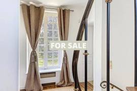 Superb Chateau in Landscaped Grounds Superb Chateau in Landscaped Grounds