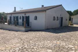 Detached Villa With Garage, Swimming Pool & Pool House
