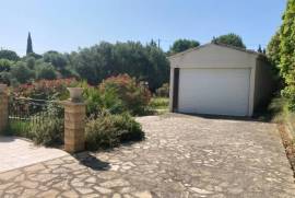 Detached Villa With Garage, Swimming Pool & Pool House