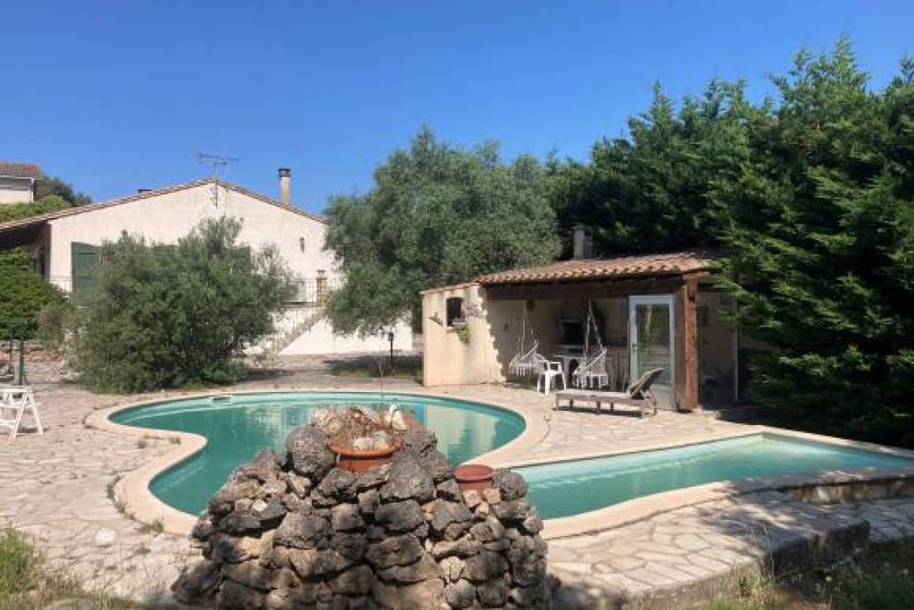 Detached Villa With Garage, Swimming Pool & Pool House
