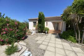 Single-Story Detached Villa with Garden