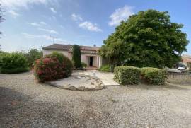 Single-Story Detached Villa with Garden
