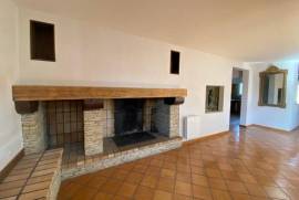 Villa with 4 Bedrooms, Garage, Large Basement