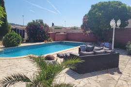 Detached Villa With Swimming Pool