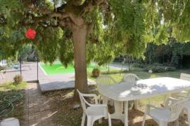 Prestige Property with Pool in Superb Location