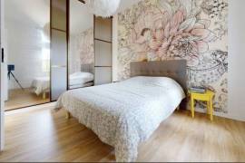 Prestige Property with Pool in Superb Location