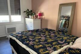 Prestige Property with Pool in Superb Location
