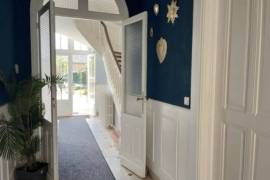 Prestige Property with Pool in Superb Location