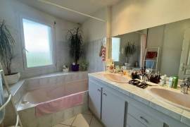 Detached Villa with Studio and Lovely Garden