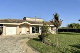 Detached Villa with Studio and Lovely Garden
