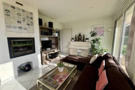 Detached Villa with Studio and Lovely Garden