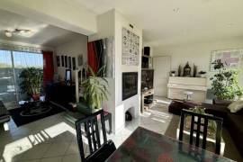 Detached Villa with Studio and Lovely Garden