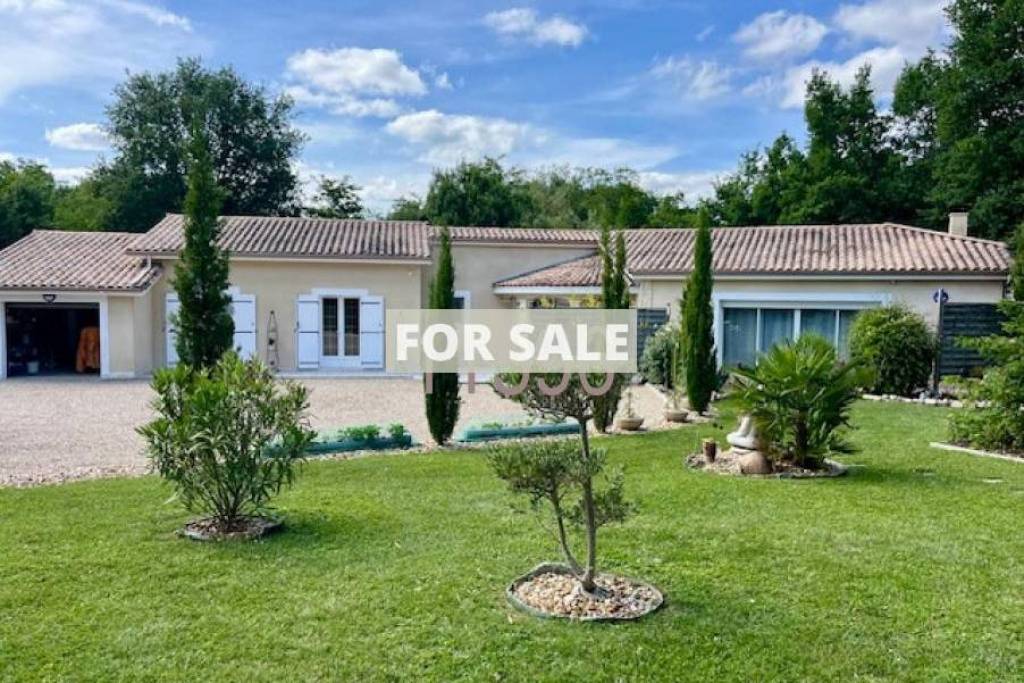 Single Storey Villa With Garden
