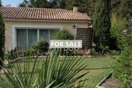 Single Storey Villa With Garden