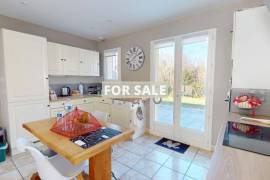 Single Storey Villa With Garden