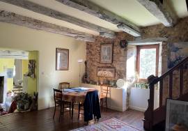 Detached Country House with Swimming Pool and Landscaped Garden