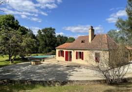 Detached Country House with Swimming Pool