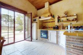Detached Country House with Swimming Pool