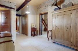 Detached Country House with Swimming Pool