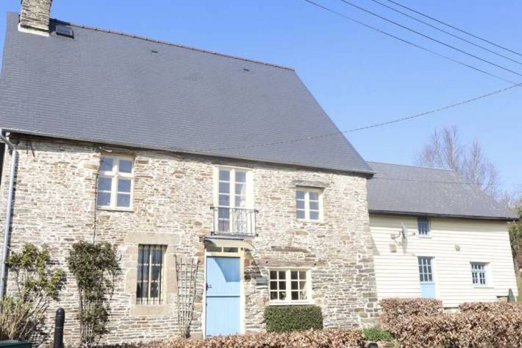 Detached Country House with Large Garden
