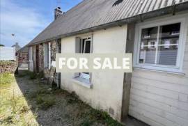Habitable Cottage to Renovate Close to the Coast