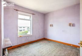 2 bedroom, Terraced bungalow for sale