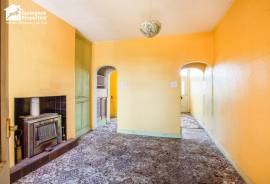 2 bedroom, Terraced bungalow for sale