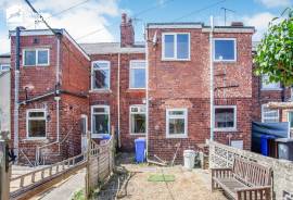 2 bedroom, Terraced bungalow for sale