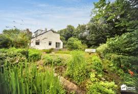 3 bedroom, Detached house for sale