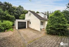 3 bedroom, Detached house for sale
