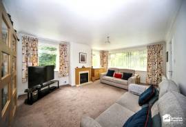 3 bedroom, Detached house for sale