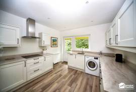 3 bedroom, Detached house for sale