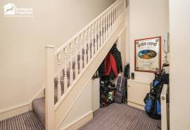 2 bedroom, Flat for sale