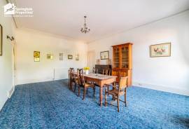 5 bedroom, Semi-detached house for sale