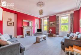 5 bedroom, Semi-detached house for sale