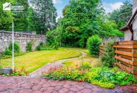 5 bedroom, Semi-detached house for sale