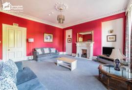 5 bedroom, Semi-detached house for sale
