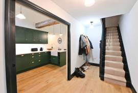 4 bedroom, Terraced House for sale