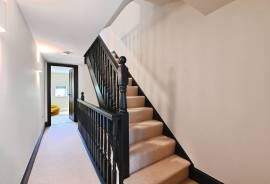 4 bedroom, Terraced House for sale