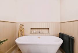 4 bedroom, Terraced House for sale